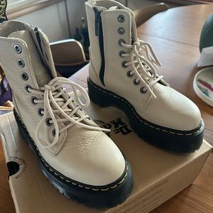 Doc Martens Jadon III boot.